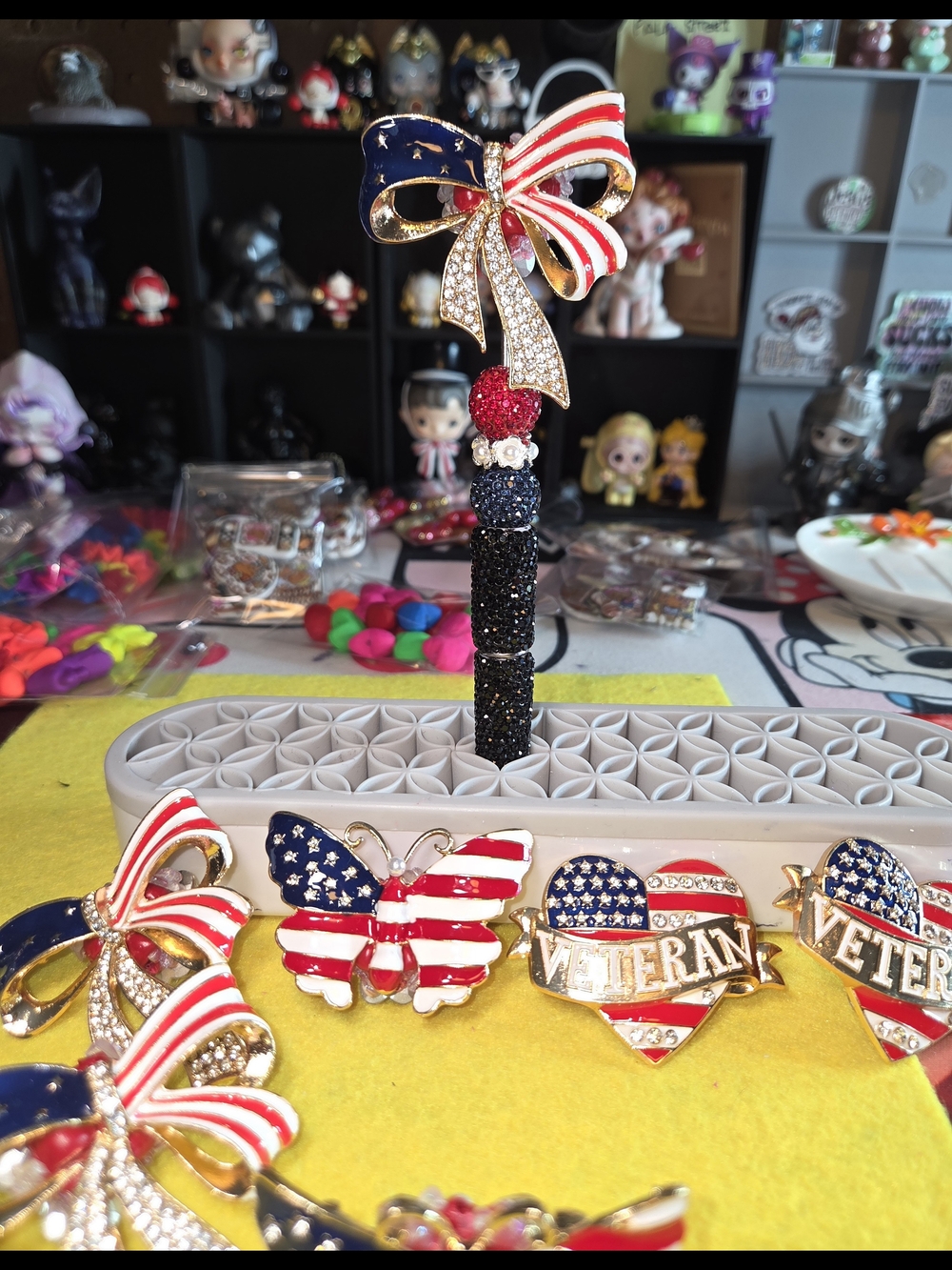 2 Pc Patriotic Red White Blue Bow & Butterfly Pen Friendly.